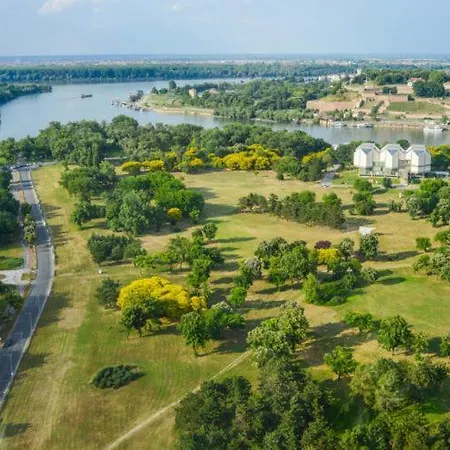 Riverretreat Apartament *